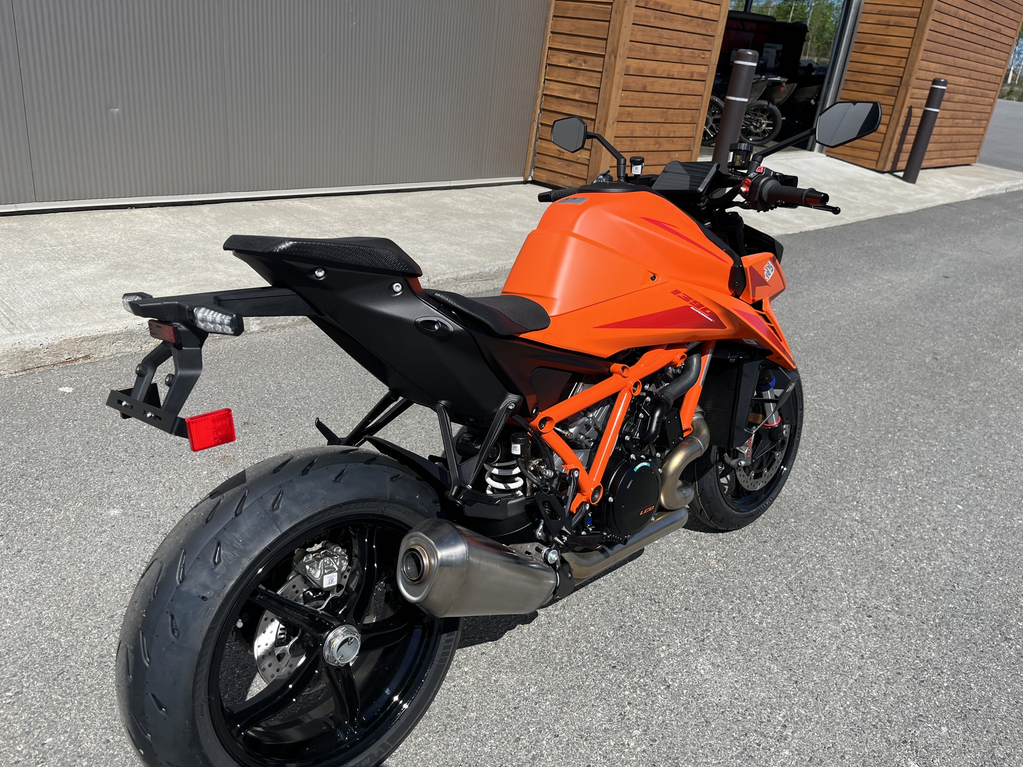 2026 KTM 1390 SUPER DUKE R thumbnail 4