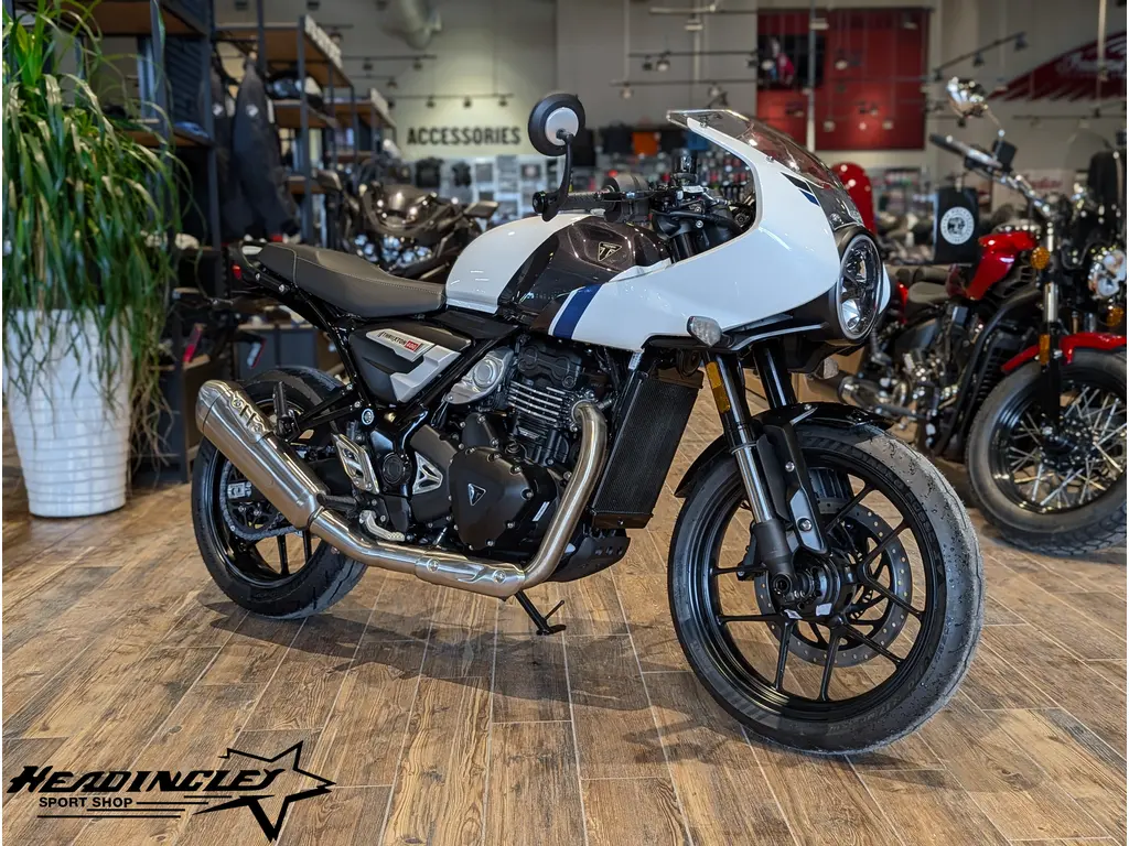 2026 Triumph Thruxton 400 // Pearl Metallic White/Storm Grey 