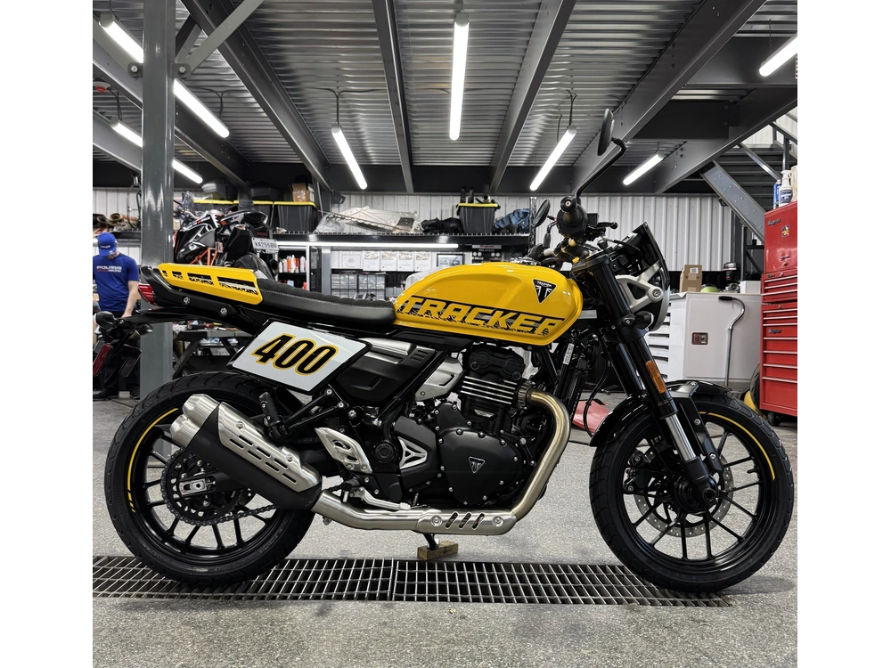 2027 Triumph Tracker 400 Jaune alt