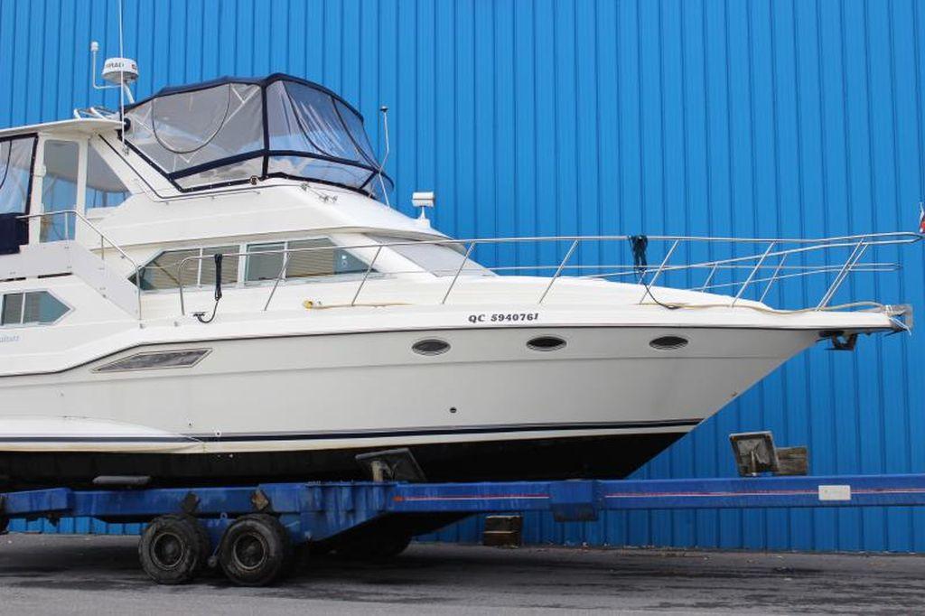 1993 Cruisers Yachts 3850 thumbnail 2