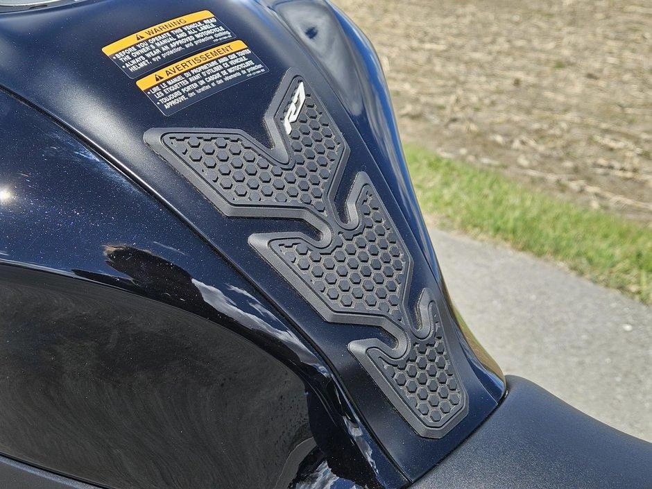 2025 Yamaha R7 alt