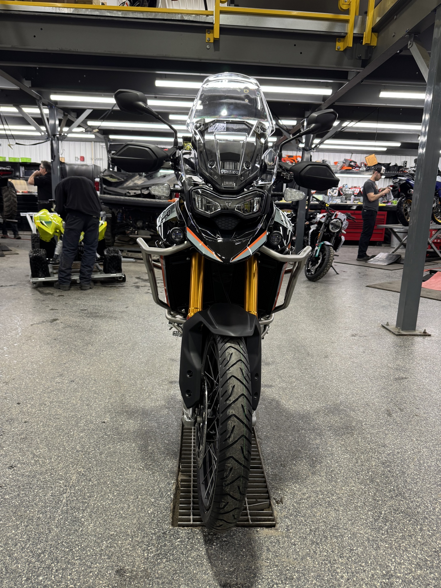 2026 Triumph TIGER 900 DESSERT thumbnail 7