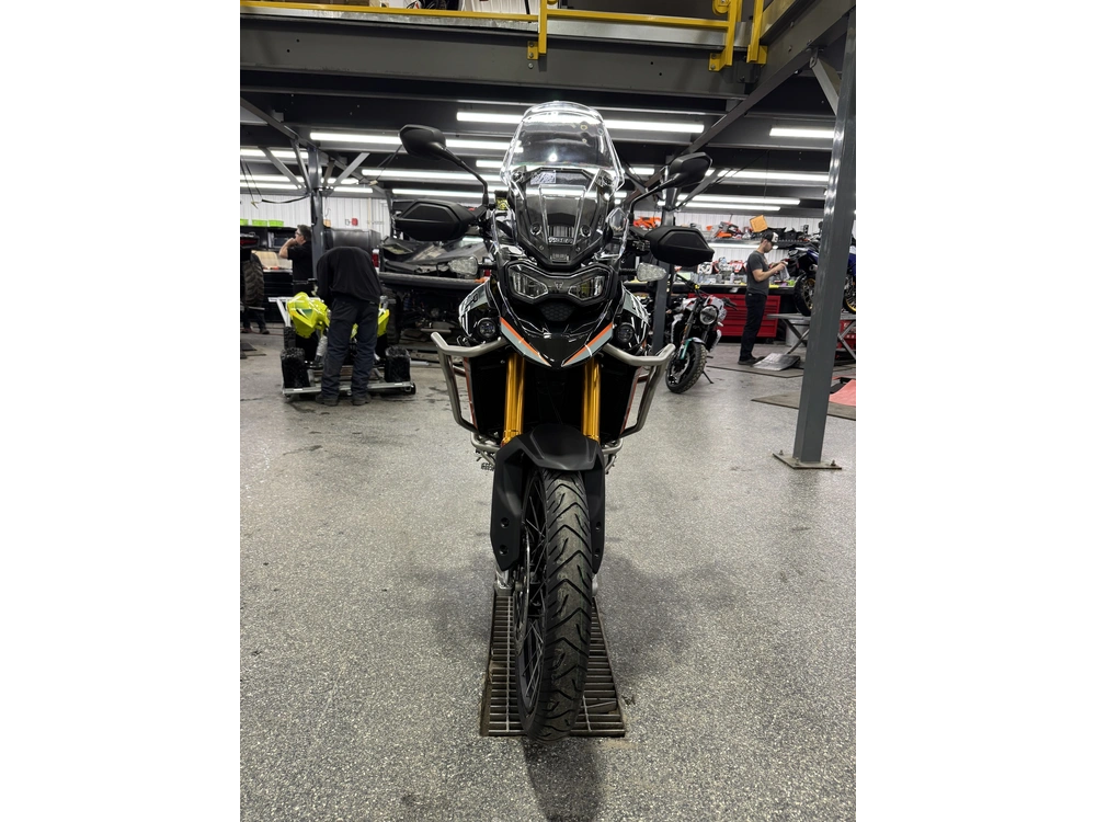 2026 Triumph Tiger 900 Dessert alt