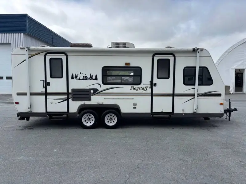 2002 Flagstaff Shamrock 25D
