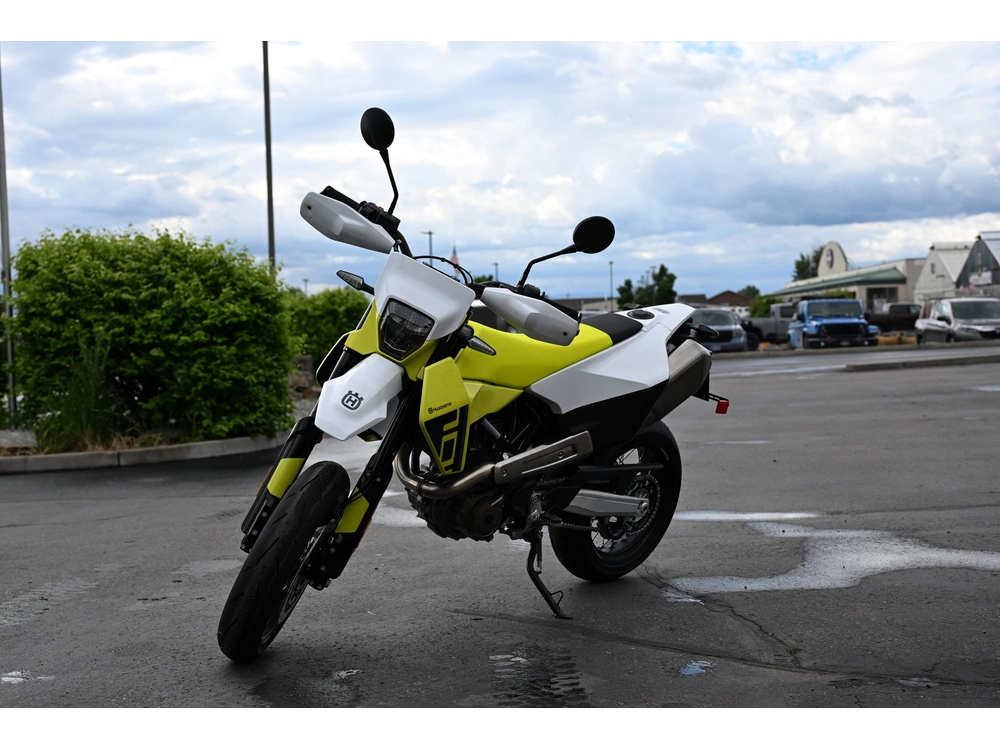 2026 Husqvarna 701 Supermoto alt