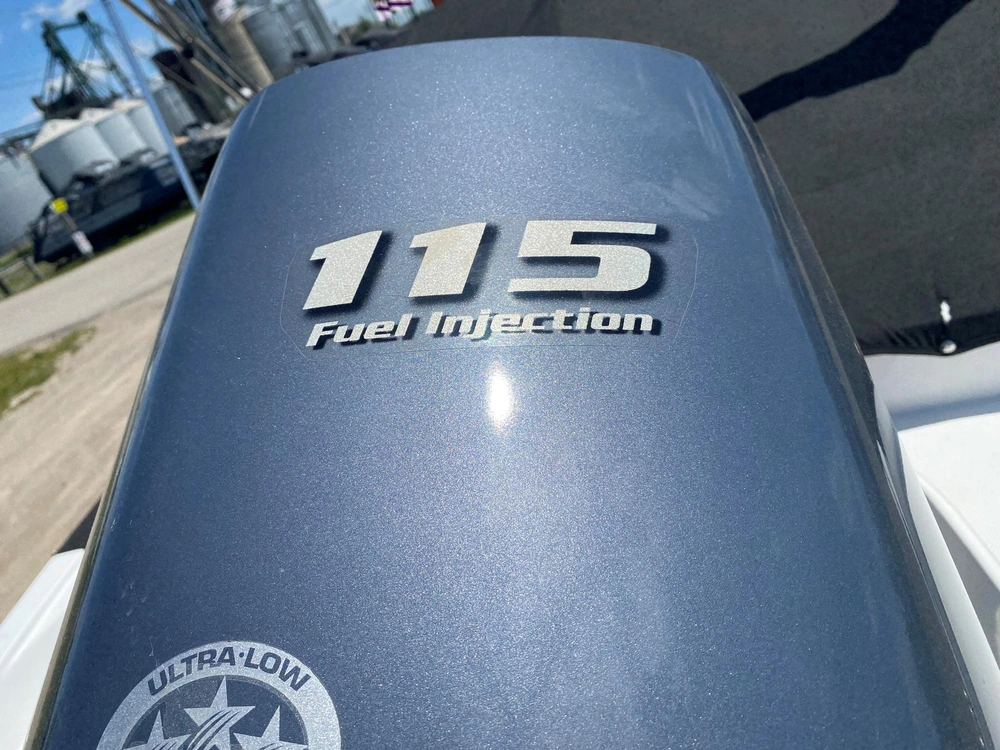 2014 Yamaha Rinker 186 alt