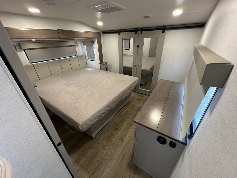 2026 Alliance Rv Avenue 39mbr alt
