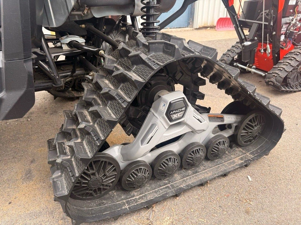 2025 Can-am Chenilles Apache alt