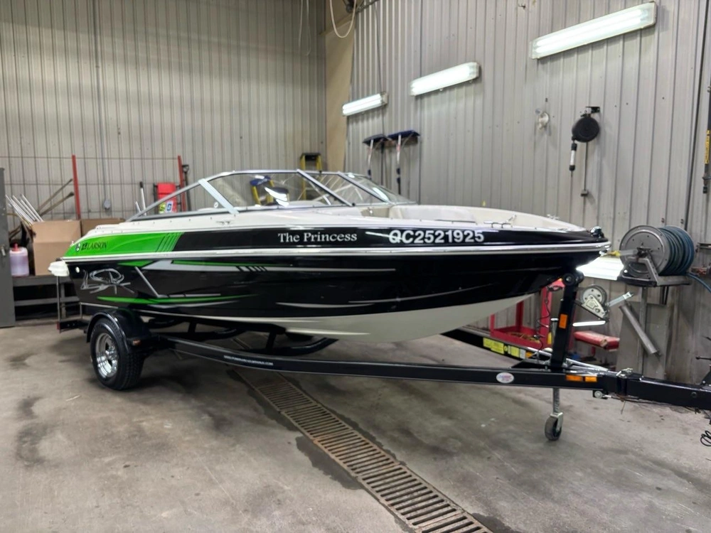 Larson Bateau Larson 2010 alt