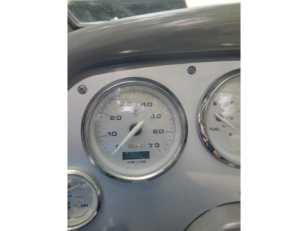 2014 Yamaha Rinker 186 alt