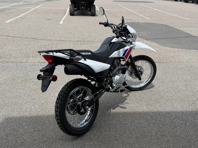 2025 Honda XR150L (CA)