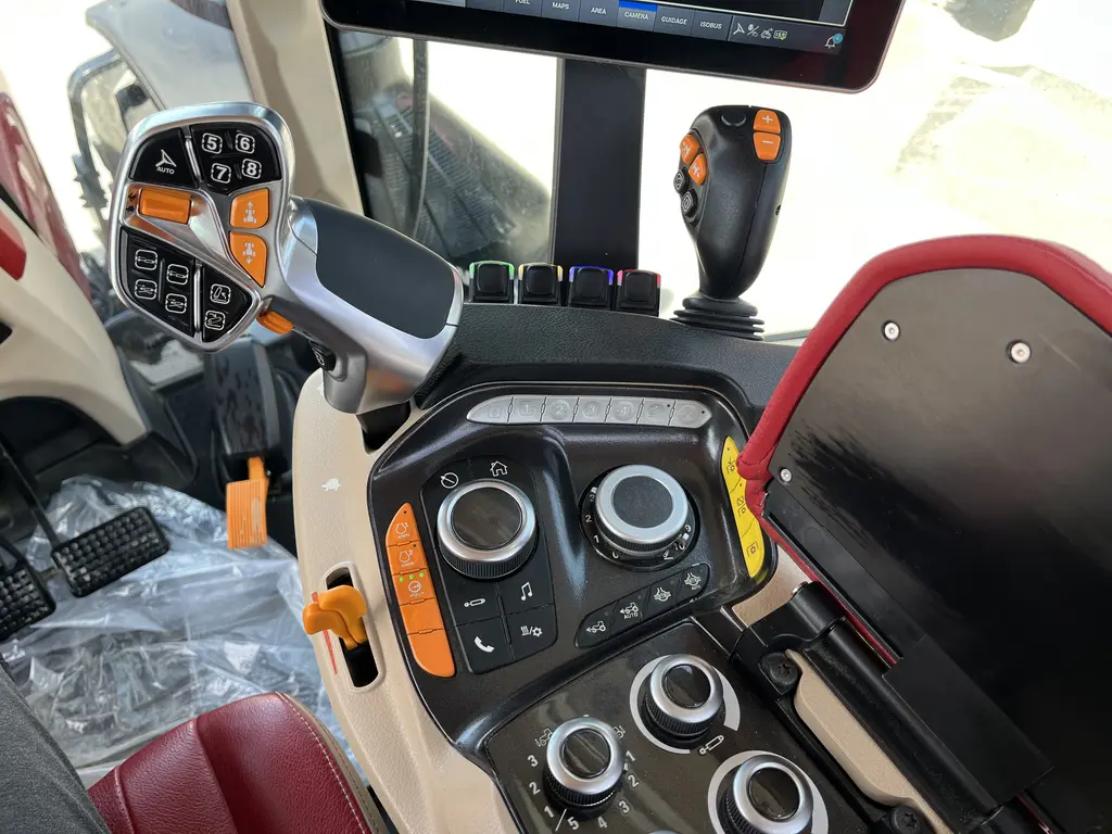 2023 Case IH Optum 270CVX