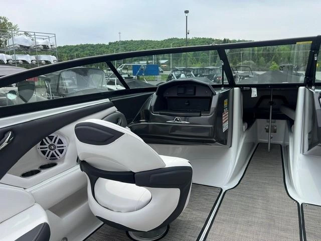 Monterey 224fs Bowrider 2023 alt