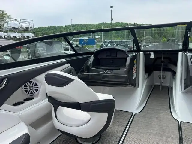 2023 Monterey 224FS BOWRIDER