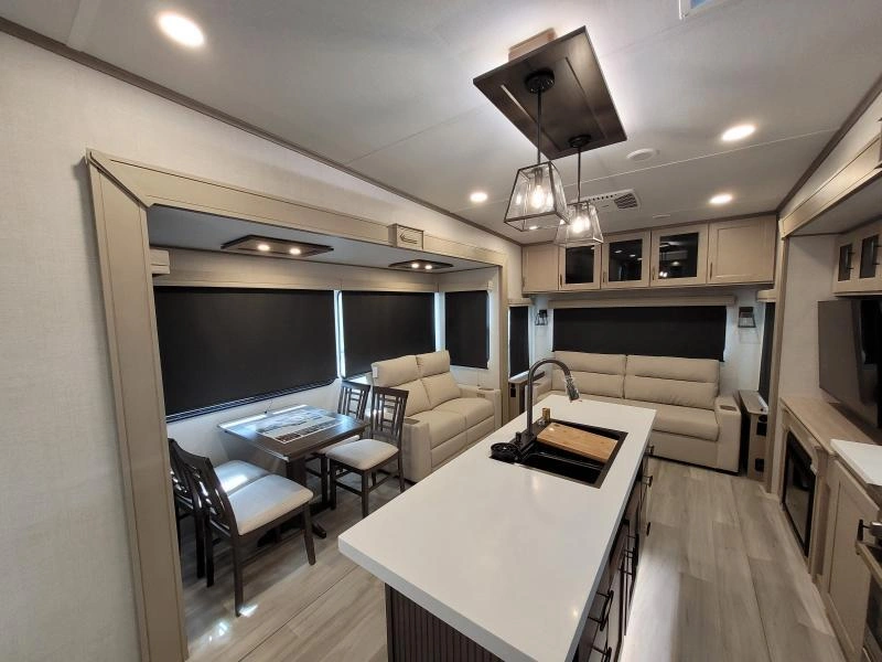 Grand Design Influence 3503gk 2024 alt