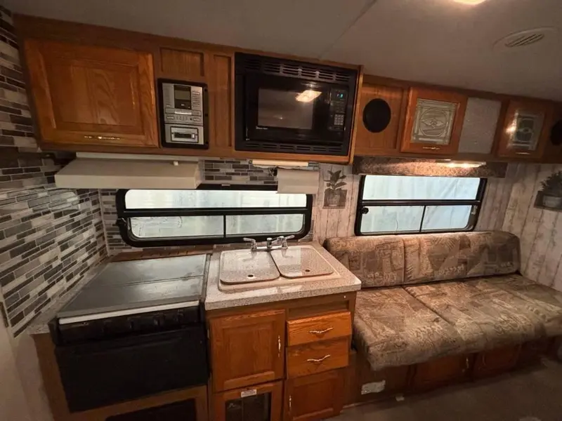 2002 Flagstaff Shamrock 25D