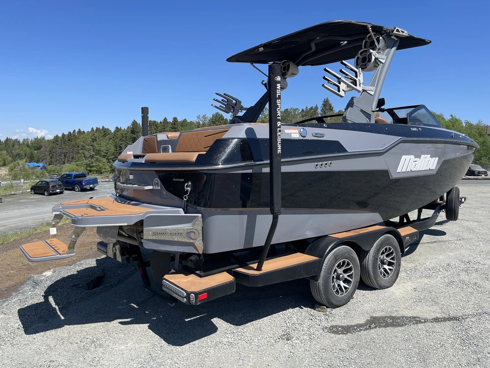 2021 Malibu M220 alt