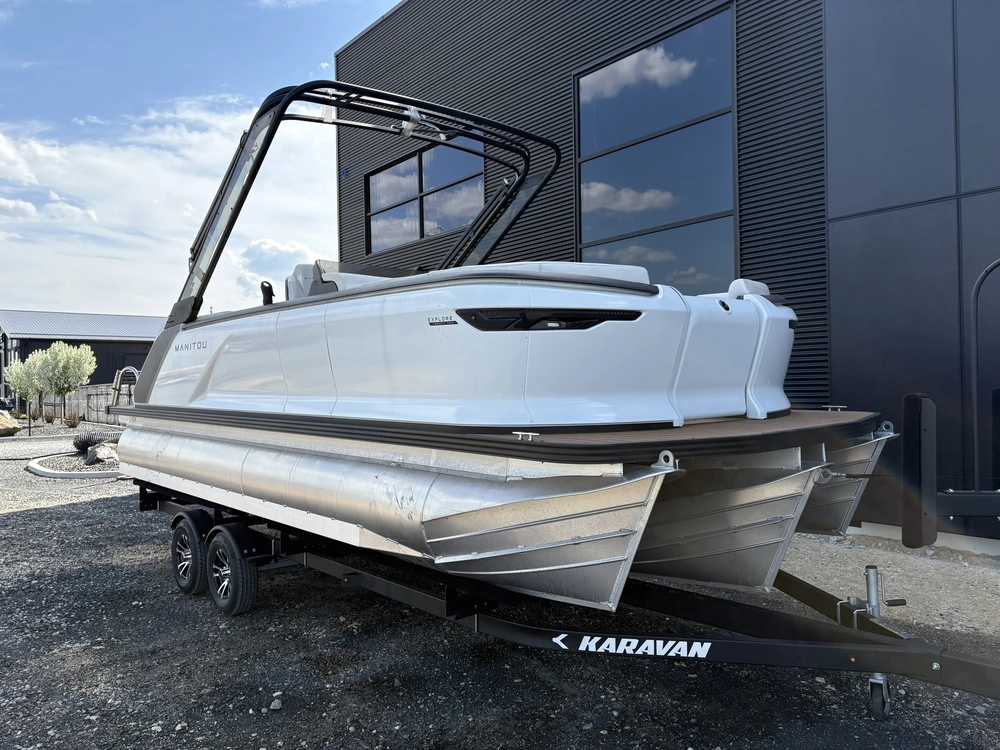 2025 Manitou Explore 22 Navigator Trifold 250 Mercury & Trailer alt