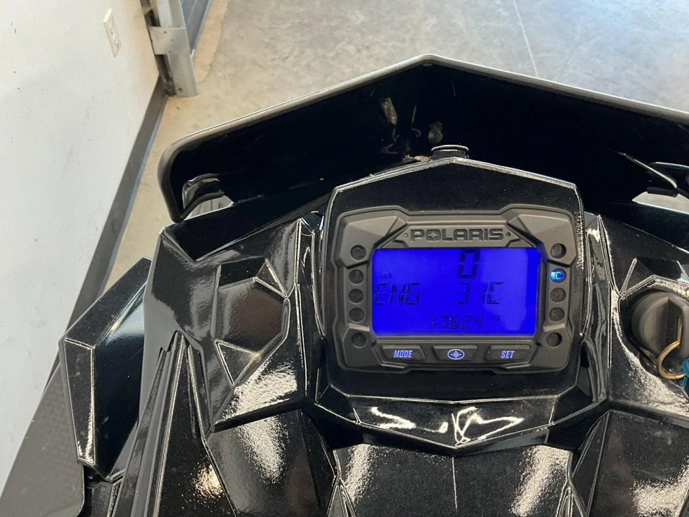 Polaris 800 Pro Rmk 155 2017 alt