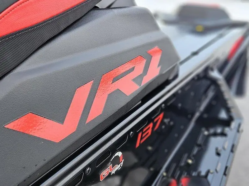 Polaris PATRIOT BOOST INDY VR1 137 DYNAMIX 2025