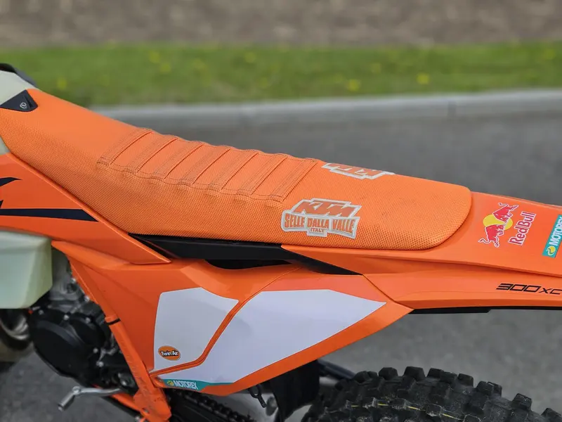 2025 KTM 300 XC-W thumbnail 6