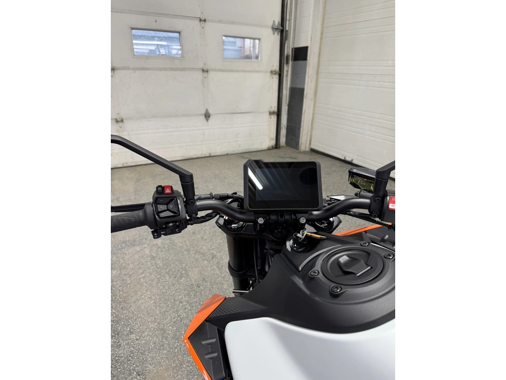2027 Ktm 990 Duke alt