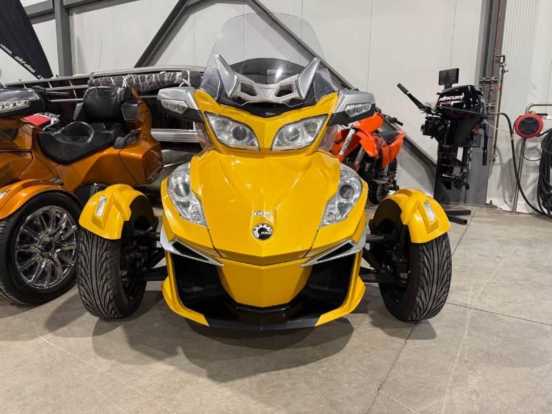 2014 Can-Am SPYDER thumbnail 2