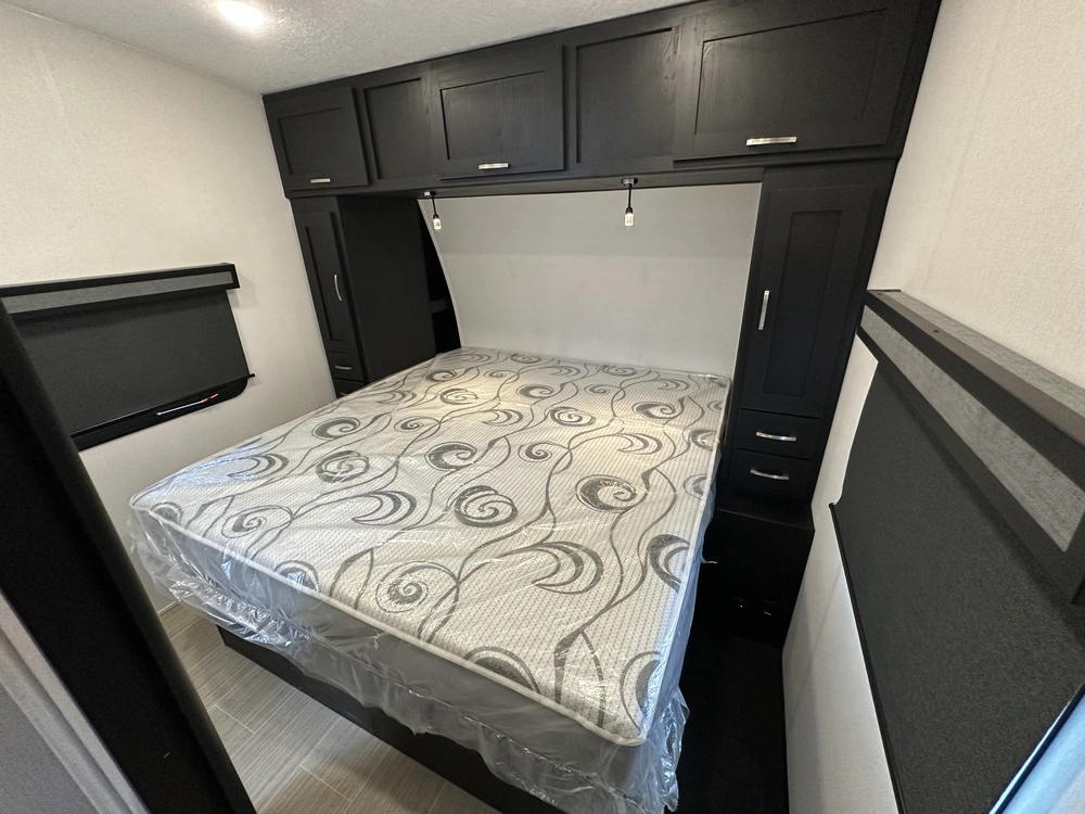 2024 Coachmen Adrenaline 27kb alt