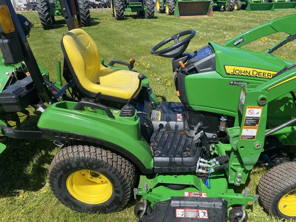 John Deere 1023e 2021 alt