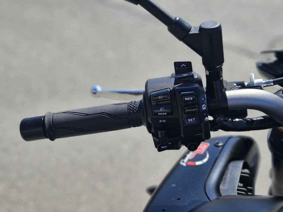 2025 Yamaha Mt-10 alt