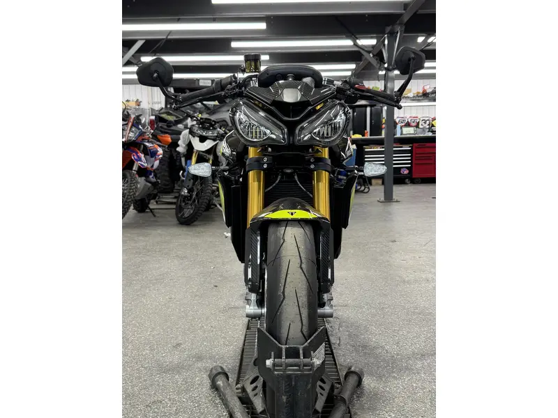 2026 Triumph STREET TRIPLE 765 MO