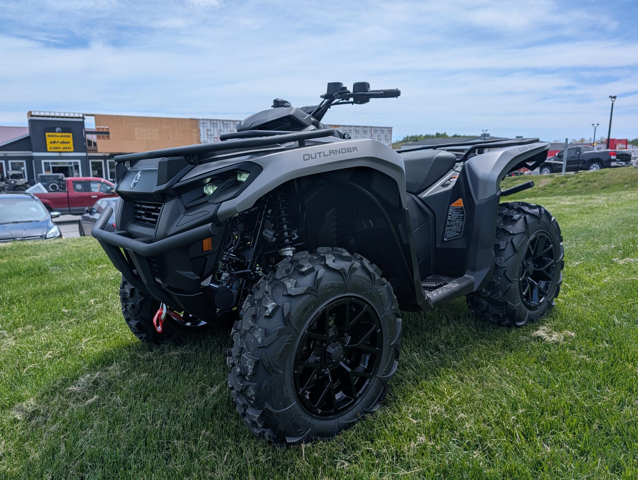 2026 Can-Am Outlander XT 700 thumbnail 4