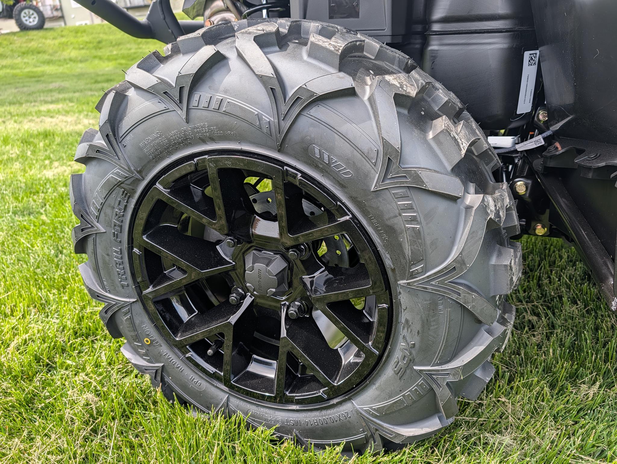 2026 Can-Am Outlander XT 700 thumbnail 16