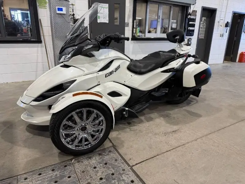 2013 Can-Am Roadsters ST Limited