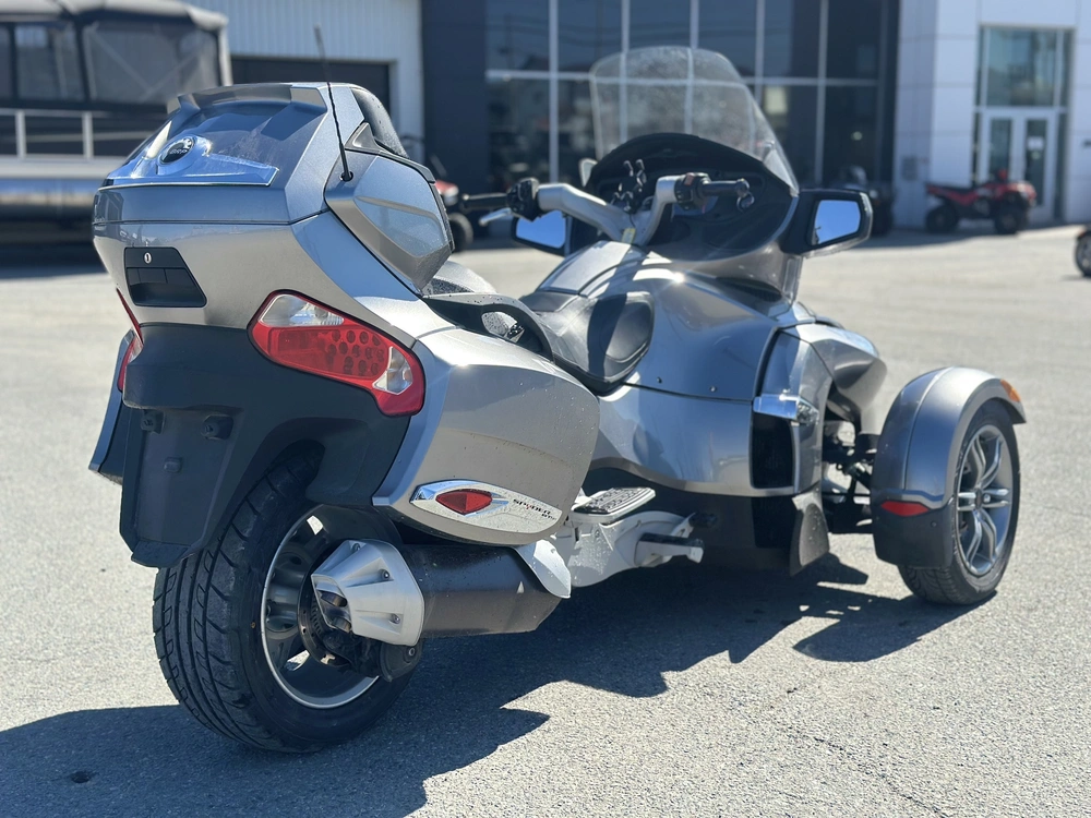 2011 Can-am Spyder Rts alt