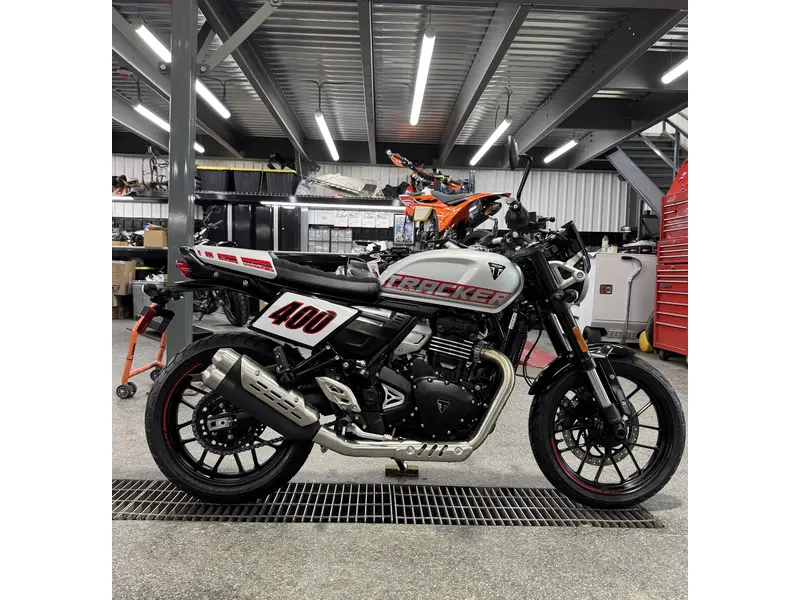 2027 Triumph TRACKER 400 ARGENT