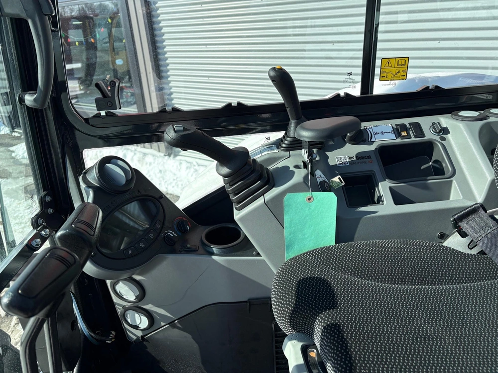 Bobcat E35 2025 alt
