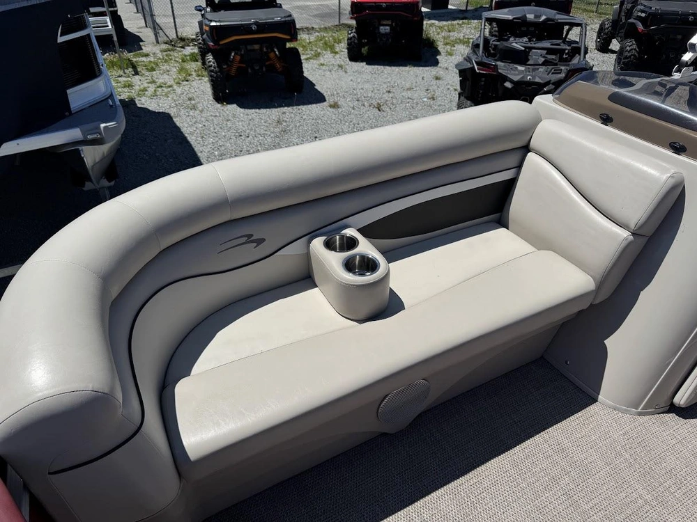 2019 Bennington Marine 188 Sv alt