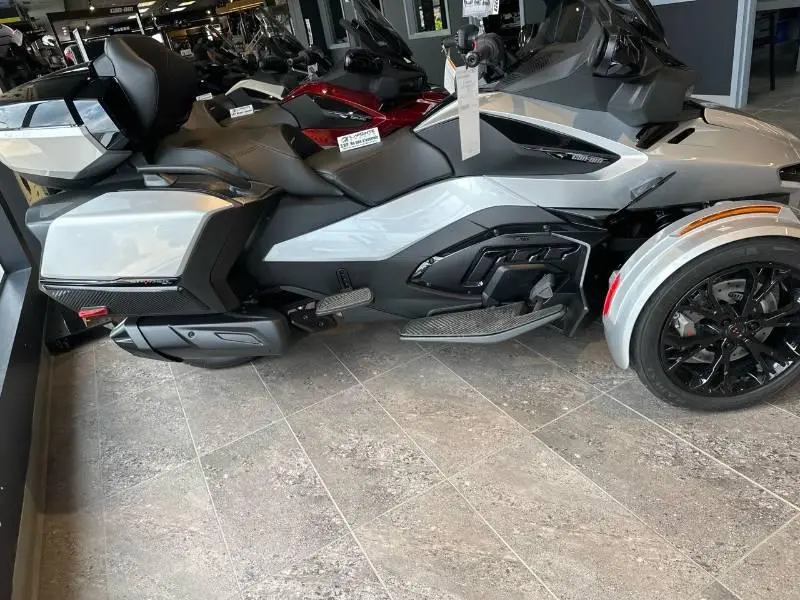 2024 Can-Am RT Limited SE6