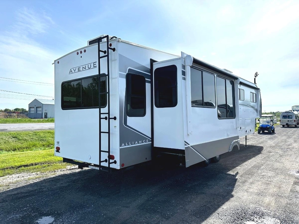 2026 Alliance Rv Avenue 39mbr alt