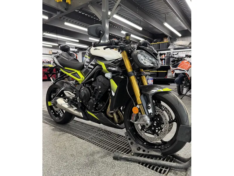 2026 Triumph STREET TRIPLE 765 MO