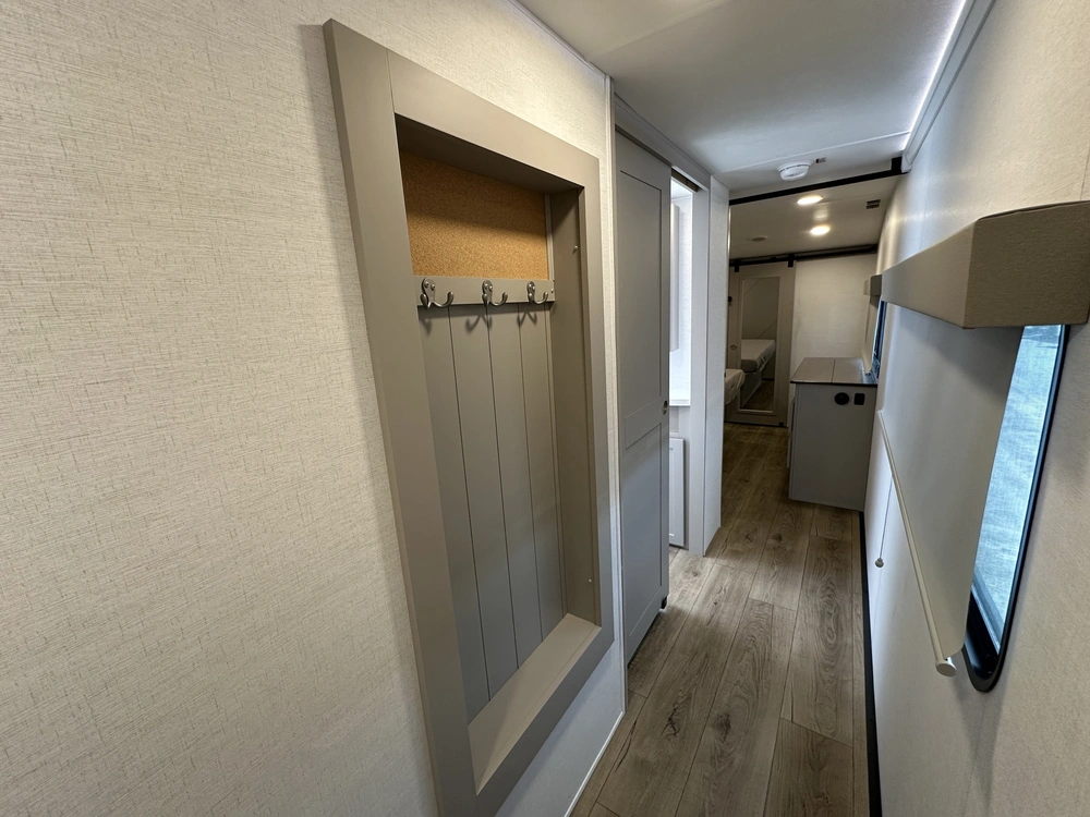 2026 Alliance Rv Avenue 39mbr alt