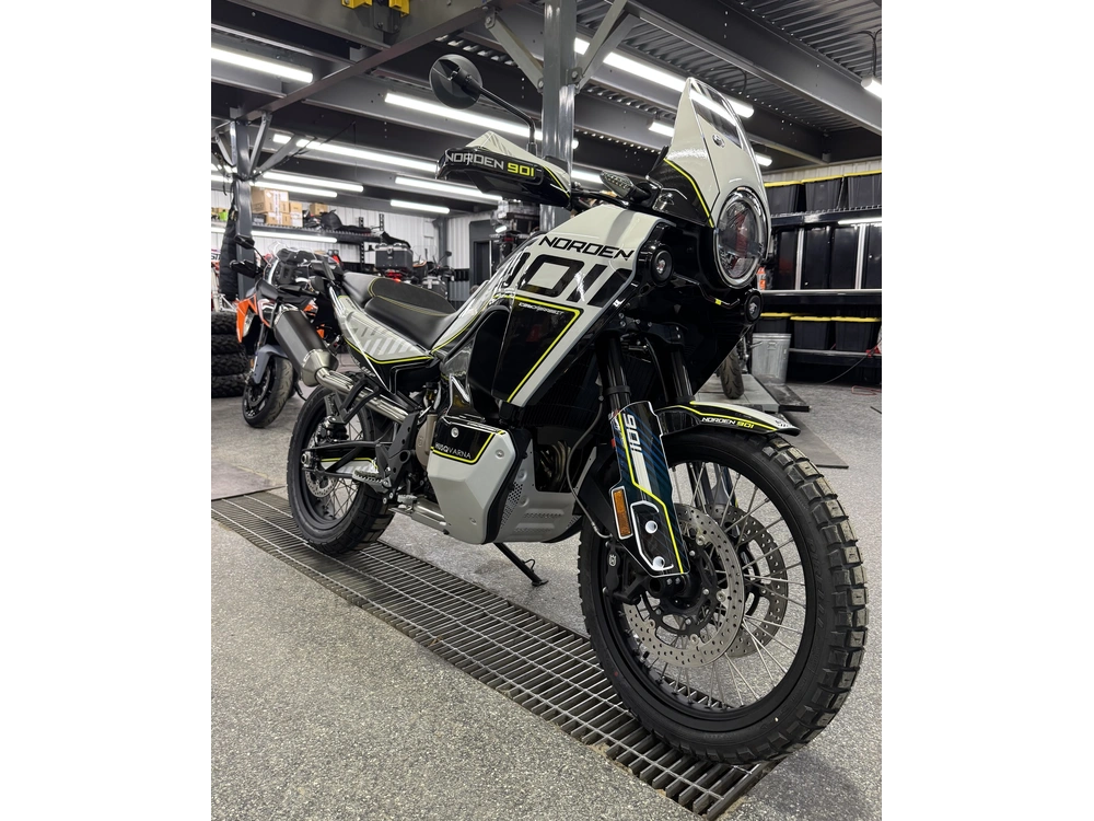 2025 Husqvarna Norden 901 alt
