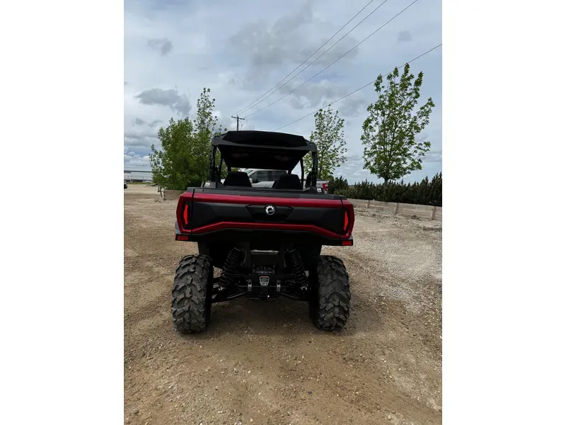 2026 Can-Am COMMANDER MAX XT 700