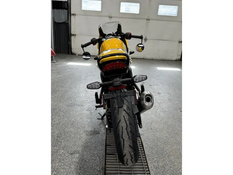 2026 Triumph THRUXTON 400 JAUNE