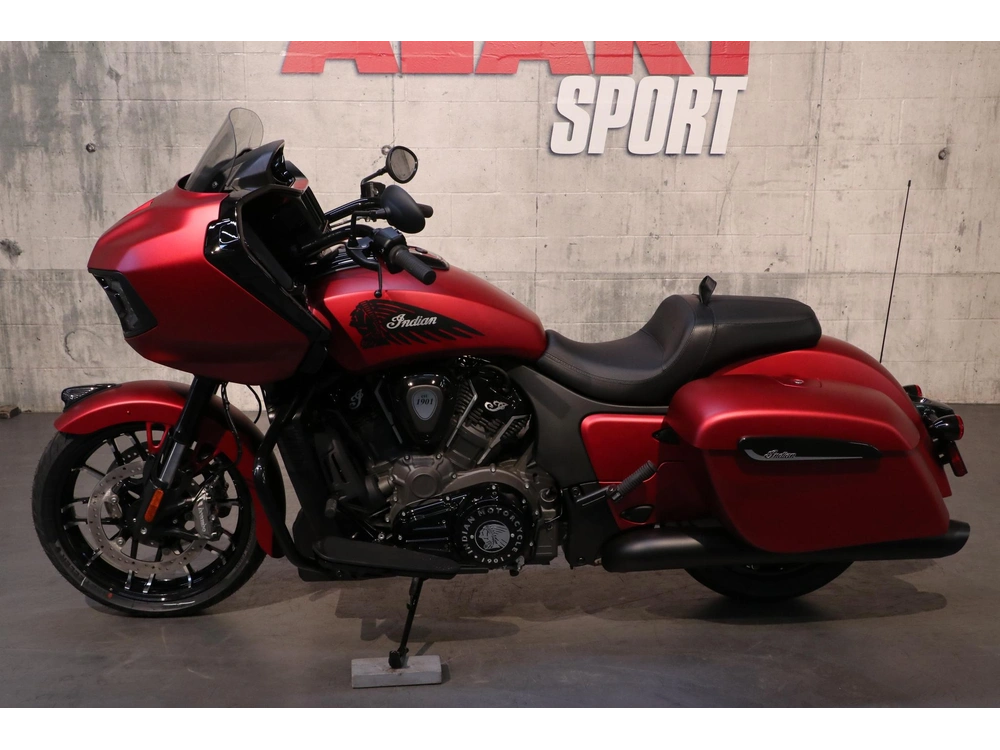 Indian Motorcycle Challenger Dark Horse 2026 alt