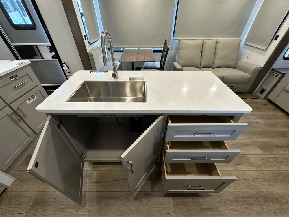 2026 Alliance Rv Avenue 39mbr alt