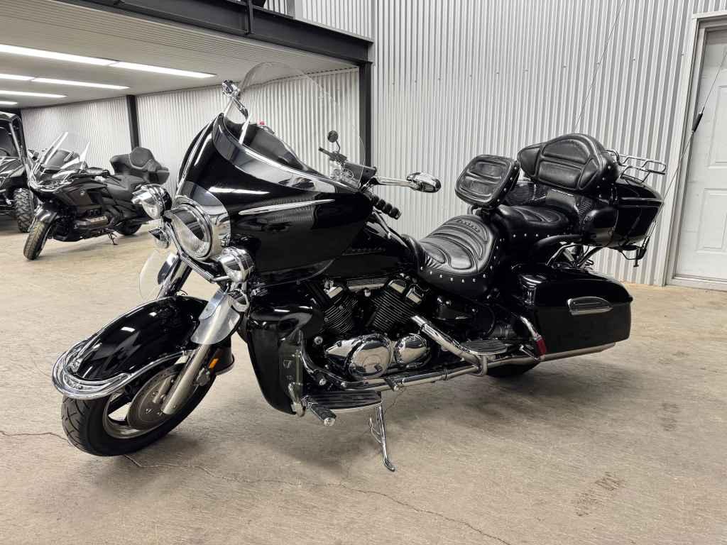 2002 Yamaha XVZ1300 thumbnail 3
