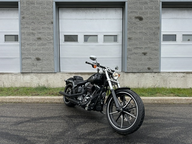 2016 Harley-Davidson Breakout FXBR thumbnail 5