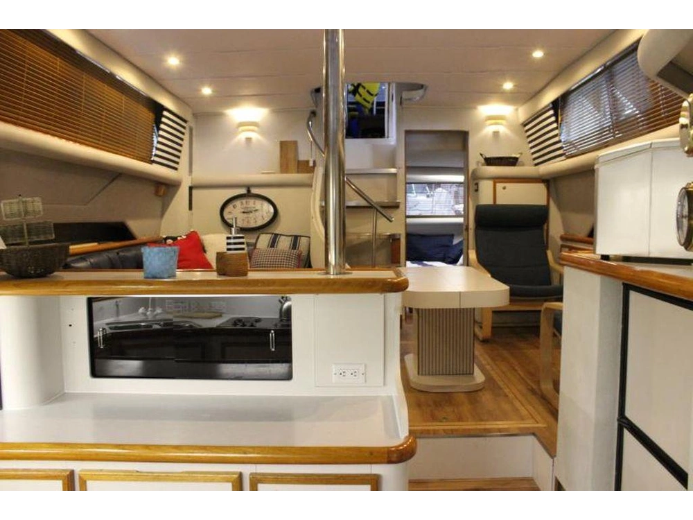 1993 Cruisers Yachts 3850 alt